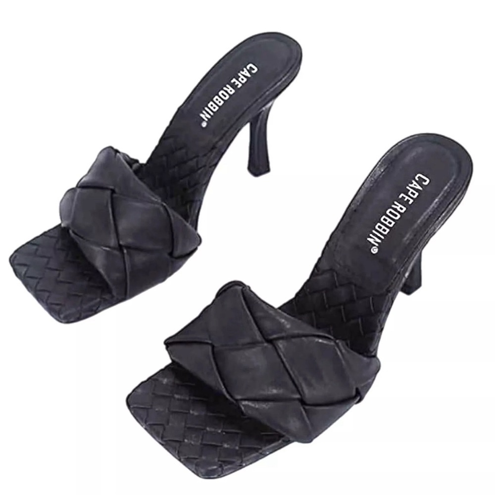 CAPE ROBBIN Weave It Sandals Size 8.5